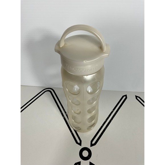 Lifefactory Glass Water Bottle Pearl White Silicone Sleeve Handle 22oz - Picture 5 of 10